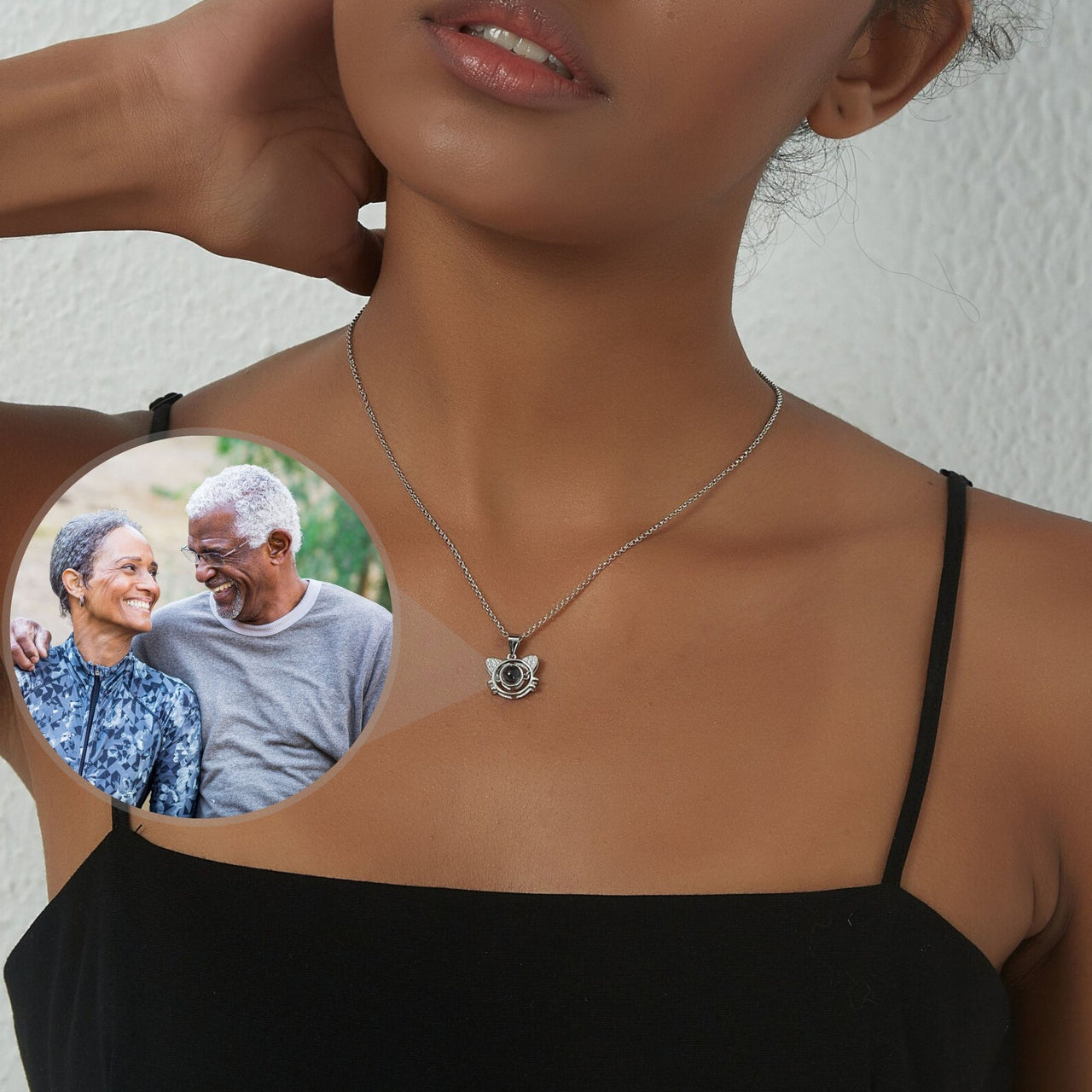 Collier Photo Chat