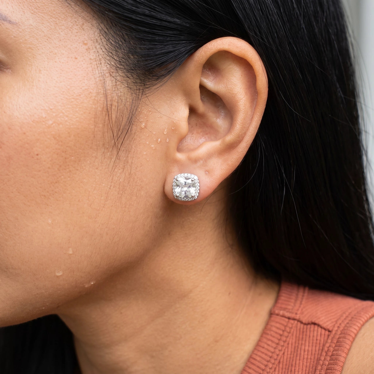 Halo stud earrings — close-up of the details, silver | SKU: 505185-white