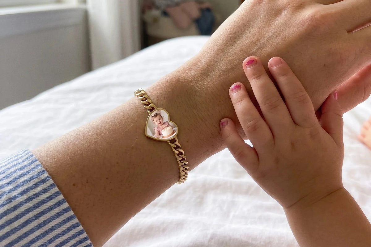 A secret kept close — Brother & Sisters